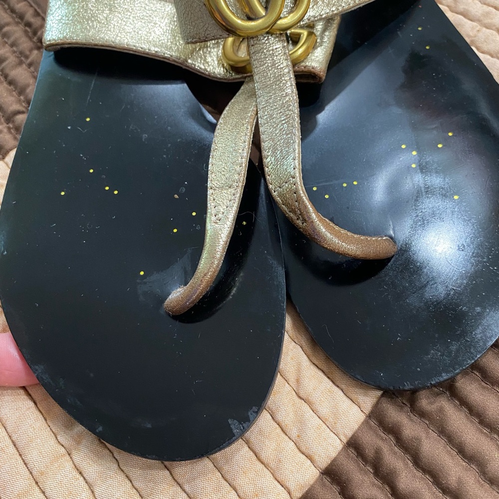 Gucci Women's Metallic Gold Sandals with 2 Dust Bags - Picture 8 of 14